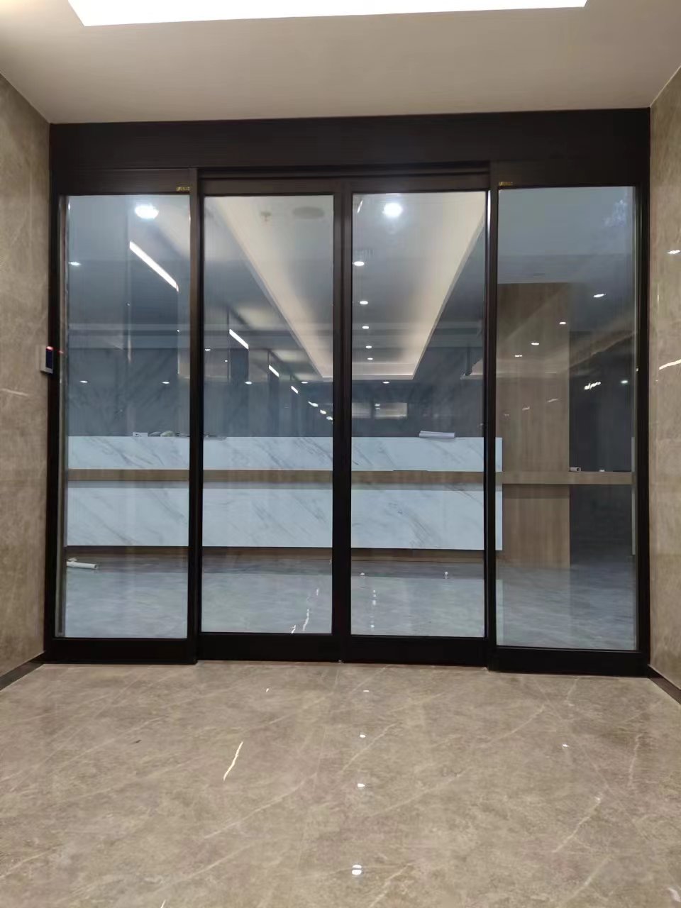 盐城市玻璃伸缩门